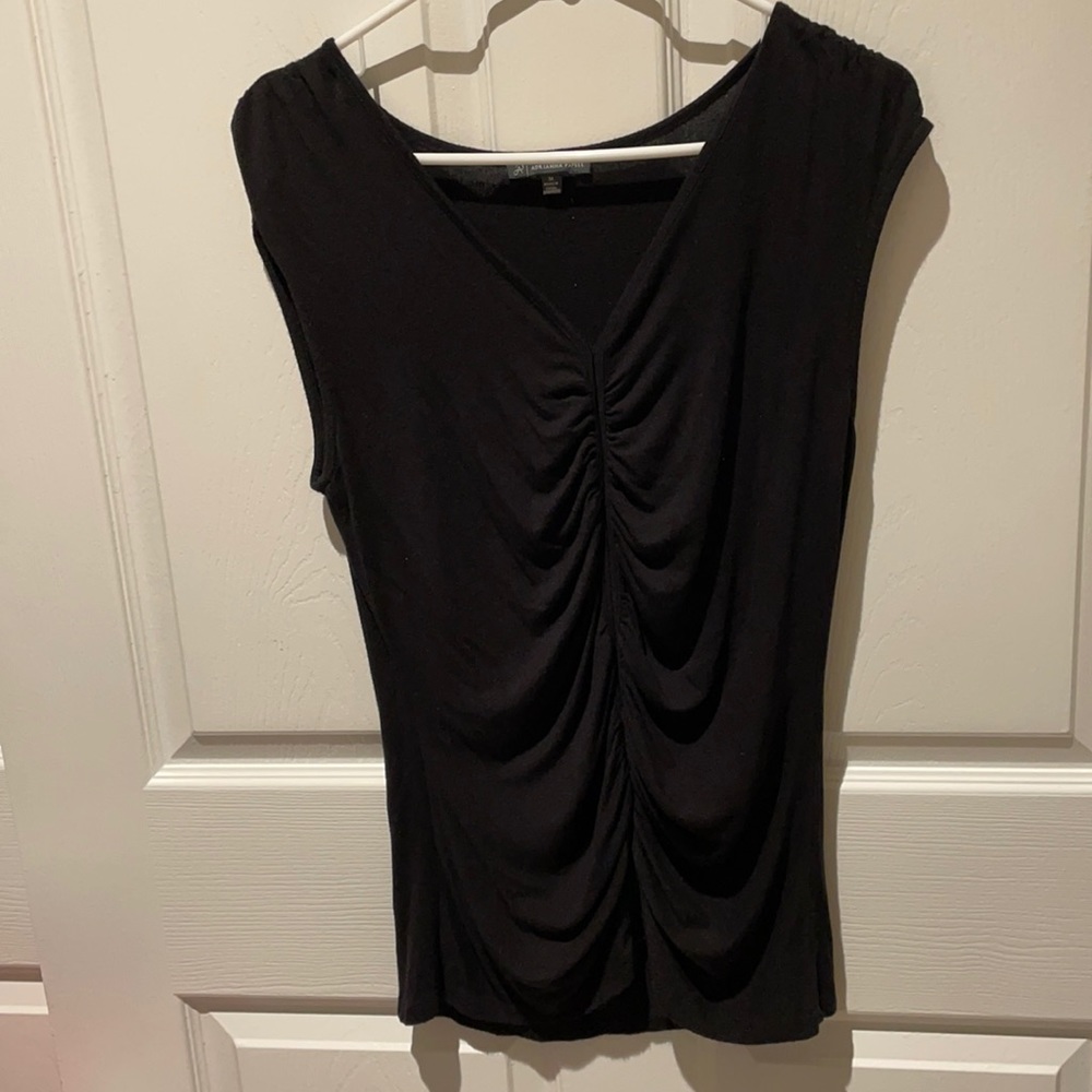 Cute black top
